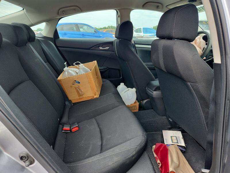 55881816 :رقم المزاد ، 19XFC2F50JE020516 vin ، 2018 Honda Civic مزاد بيع
