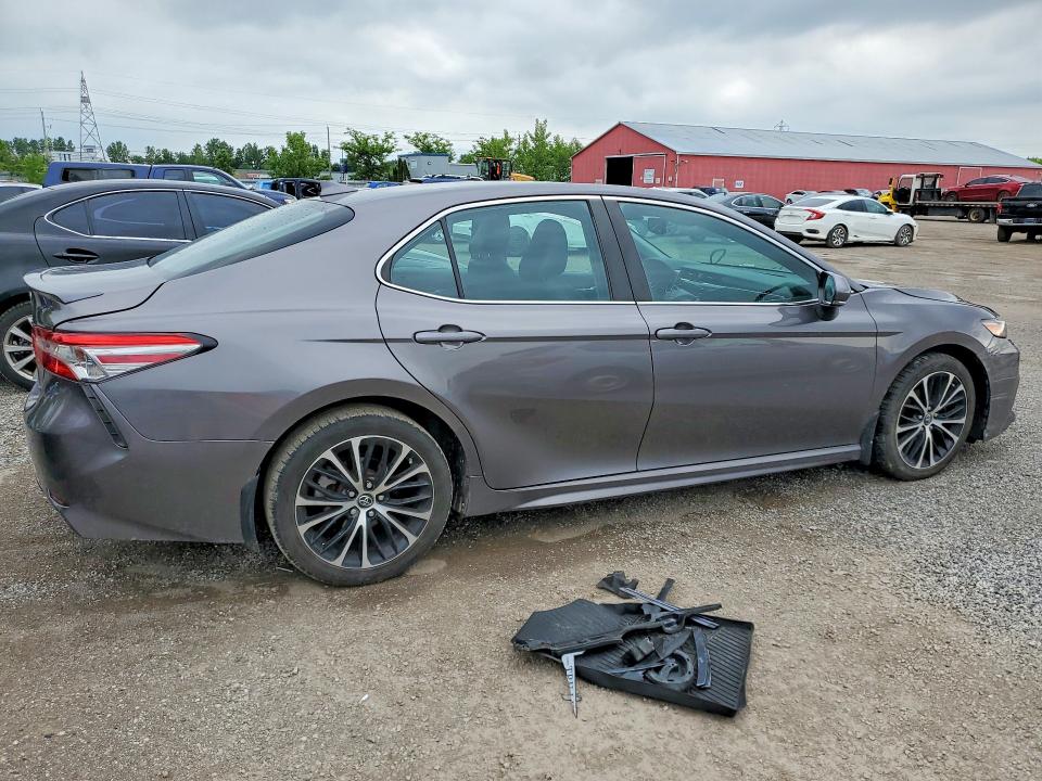 56429046 :رقم المزاد ، 4T1B11HK1KU247410 vin ، 2019 Toyota Camry مزاد بيع