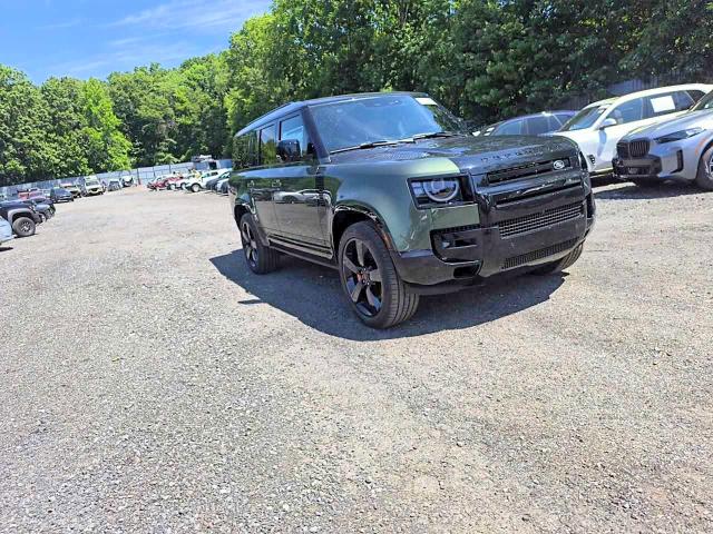 55633716 :رقم المزاد ، SALEXFEU8T2603618 vin ، 2026 Land Rover Defender مزاد بيع