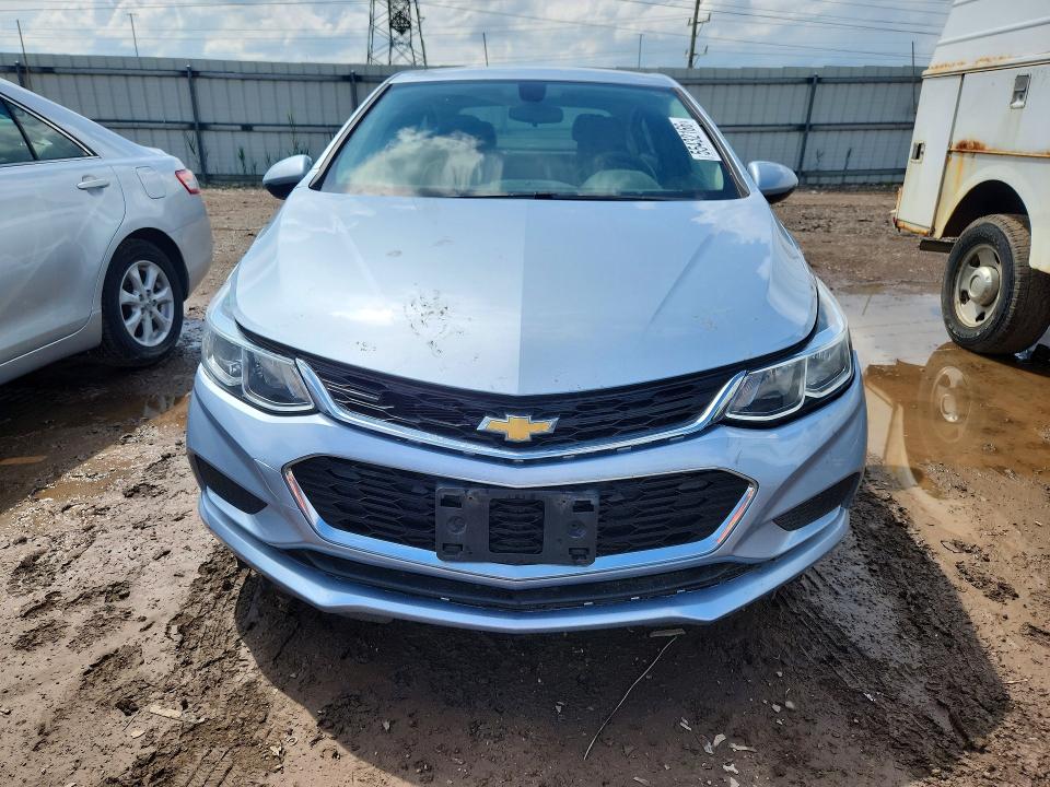55432166 :رقم المزاد ، 1G1BC5SM1H7142513 vin ، 2017 Chevrolet Cruze مزاد بيع