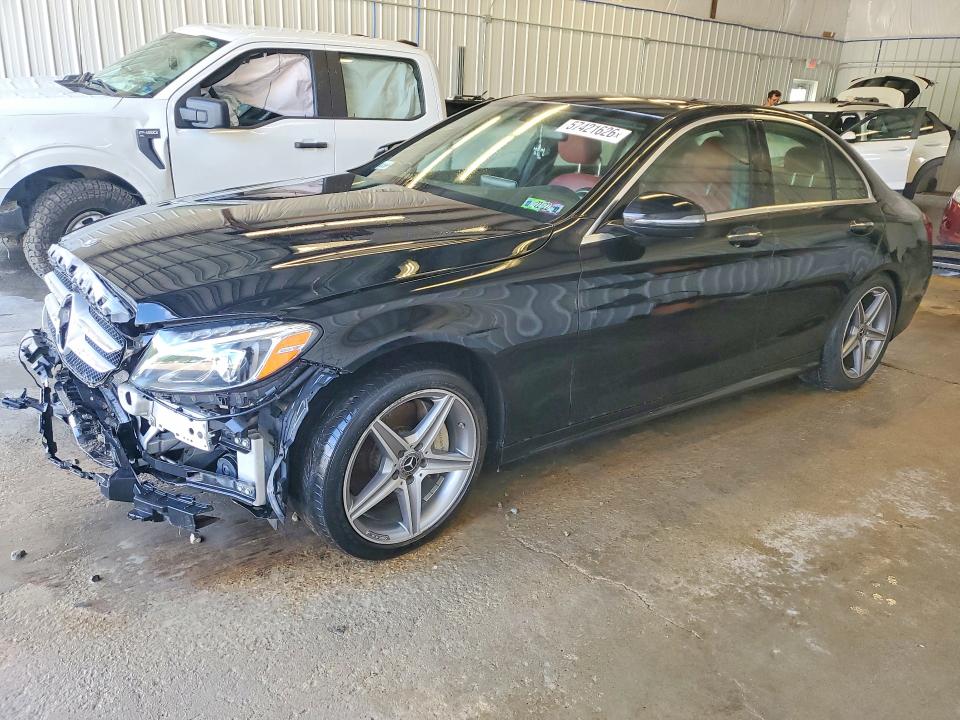 57421626 :رقم المزاد ، 55SWF4KB9HU213295 vin ، 2017 Mercedes-benz C مزاد بيع