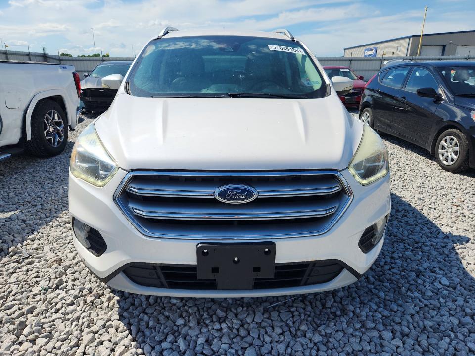 2017 Ford Escape მანქანა იყიდება აუქციონზე, vin: 1FMCU9J96HUF09822, აუქციონის ნომერი: 57695456