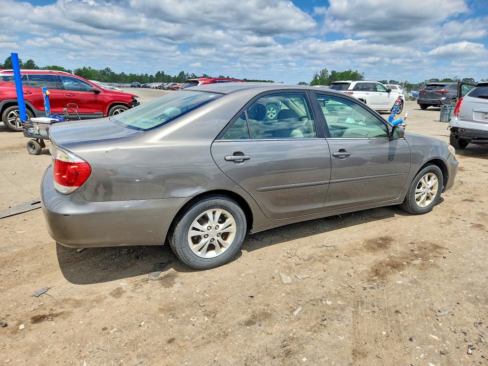 56638256 :رقم المزاد ، 4T1BF32K36U627411 vin ، 2006 Toyota Camry مزاد بيع