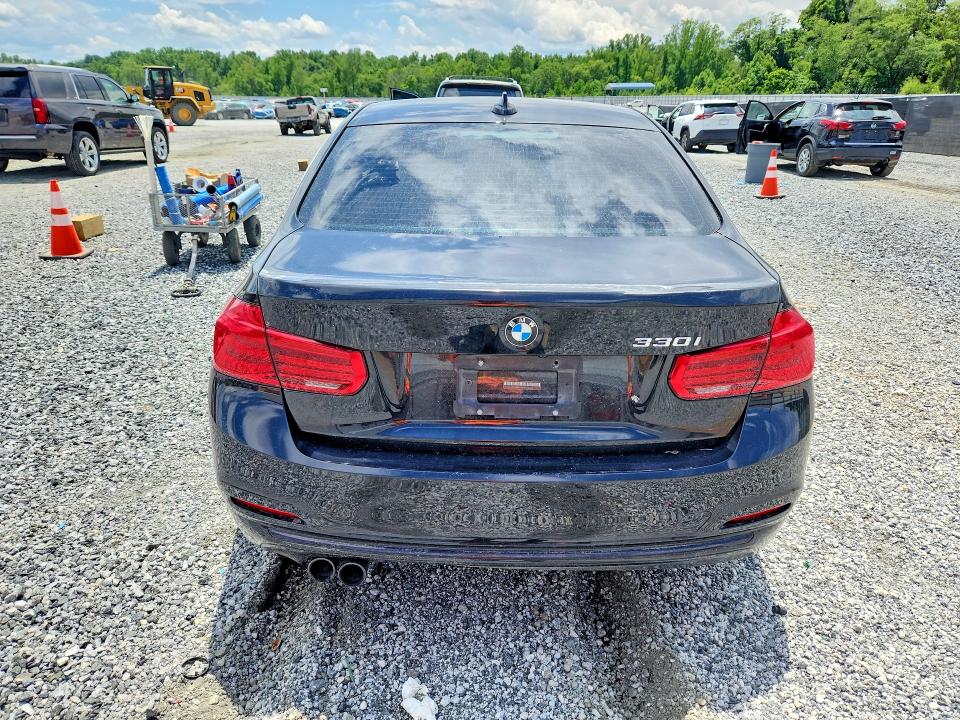 55550776 :رقم المزاد ، WBA8B9G54HNU50975 vin ، 2017 Bmw 330 مزاد بيع