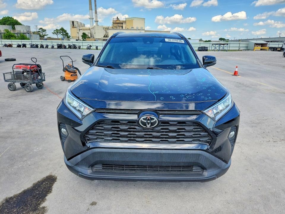56129236 :رقم المزاد ، 2T3W1RFV4LC055485 vin ، 2020 Toyota Rav4 مزاد بيع