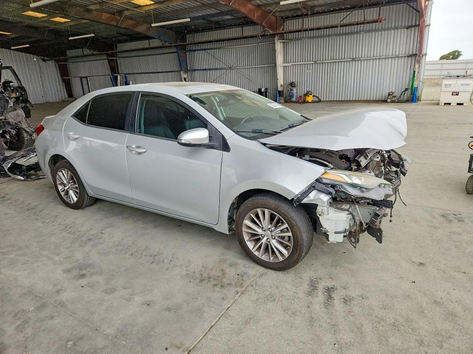 58561526 :رقم المزاد ، 2T1BURHE7JC029617 vin ، 2018 Toyota Corolla مزاد بيع