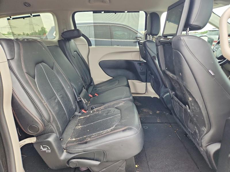 55122056 :رقم المزاد ، 2C4RC1EG1JR257329 vin ، 2018 Chrysler Pacifica مزاد بيع