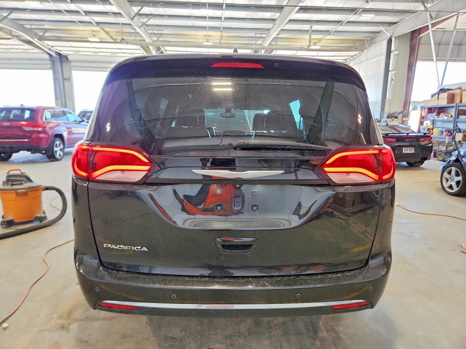 Продажа на аукционе авто 2017 Chrysler Pacifica, vin: 2C4RC1EG5HR588814, номер лота: 57410116