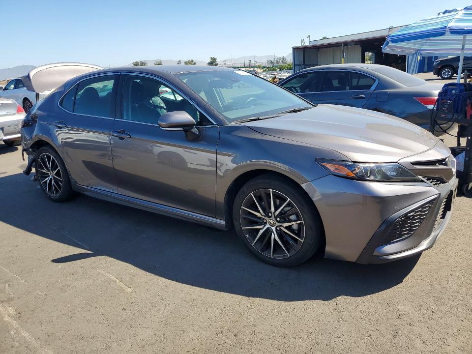 57361766 :رقم المزاد ، 4T1T11AK1RU898979 vin ، 2024 Toyota Camry مزاد بيع