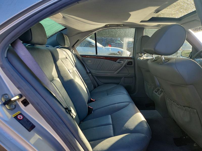 57197606 :رقم المزاد ، WDBJF82J61X054336 vin ، 2001 Mercedes-benz E مزاد بيع