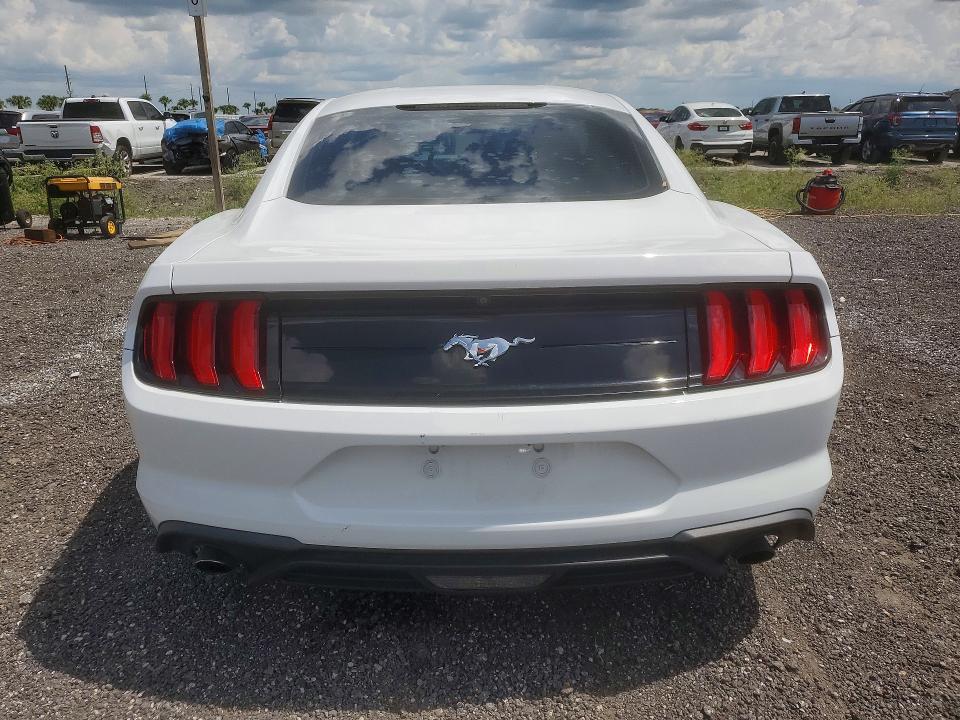 57395616 :رقم المزاد ، 1FA6P8TH6J5179189 vin ، 2018 Ford Mustang مزاد بيع