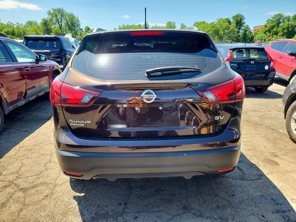 56429496 :رقم المزاد ، JN1BJ1CP1HW009290 vin ، 2017 Nissan Rogue Sport مزاد بيع