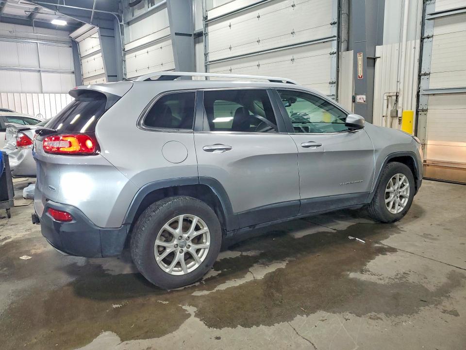 58450806 :رقم المزاد ، 1C4PJMCS9FW634848 vin ، 2015 Jeep Cherokee مزاد بيع