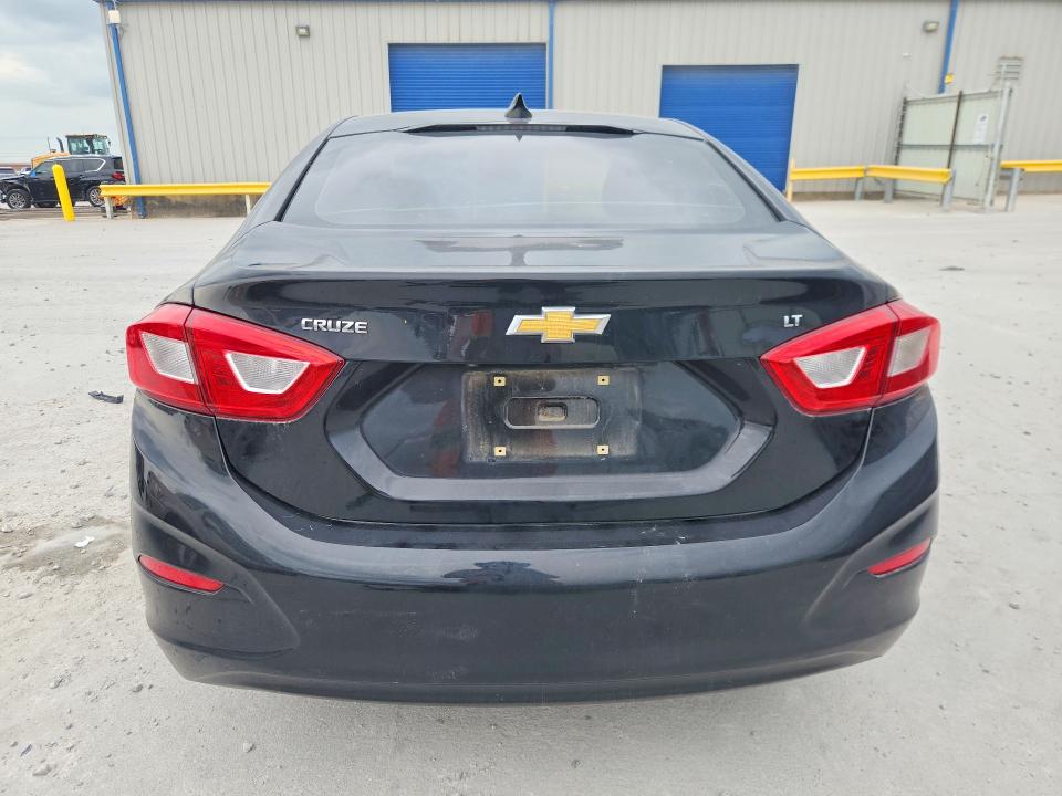 58535556 :رقم المزاد ، 1G1BE5SM4J7118609 vin ، 2018 Chevrolet Cruze مزاد بيع