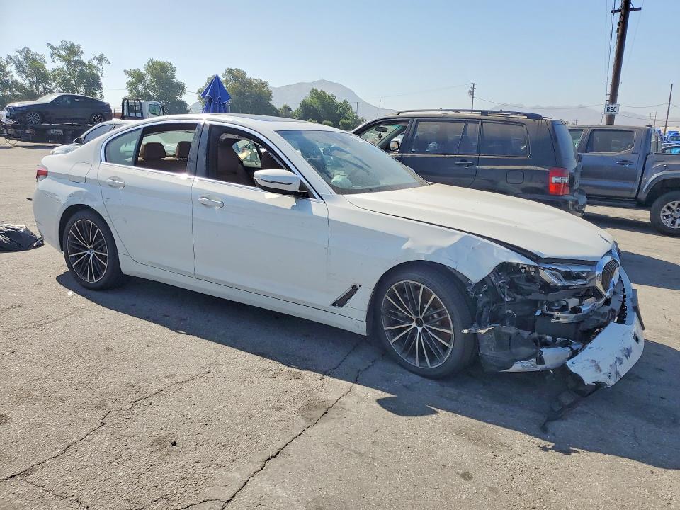 55468256 :رقم المزاد ، WBA13AG0XMCF03661 vin ، 2021 Bmw 530e مزاد بيع