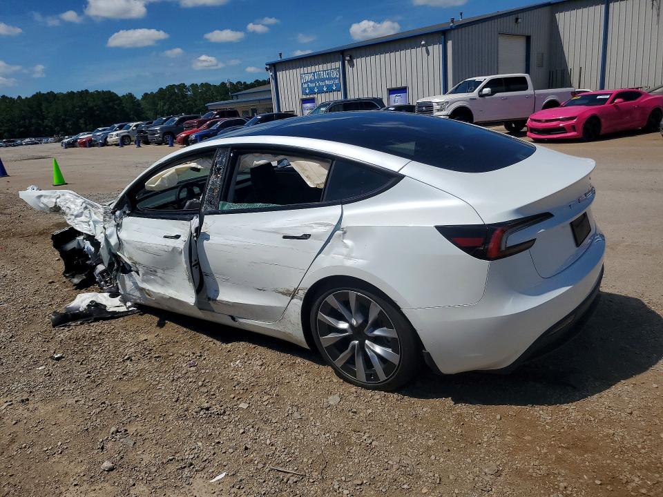 2026 Tesla Model 3 მანქანა იყიდება აუქციონზე, vin: 5YJ3E1EA6TF118193, აუქციონის ნომერი: 56514526