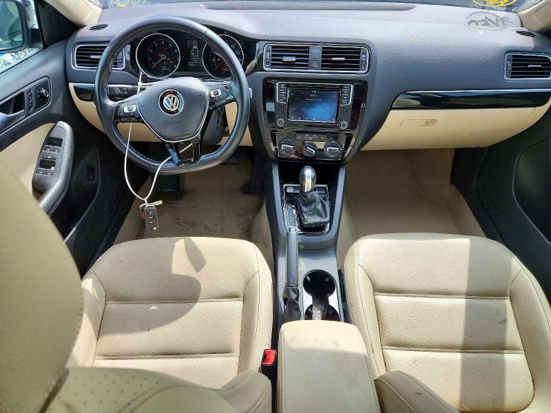 55589186 :رقم المزاد ، 3VWL07AJXGM403369 vin ، 2016 Volkswagen Jetta مزاد بيع