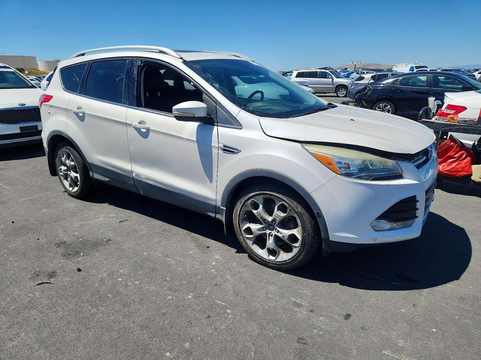 55107606 :رقم المزاد ، 1FMCU0J99EUE38882 vin ، 2014 Ford Escape مزاد بيع
