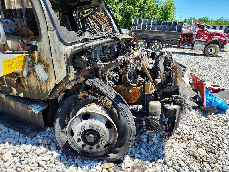 Продажа на аукционе авто 2025 Freightliner M2, vin: 1FVACXFC0SHVK4926, номер лота: 57315966