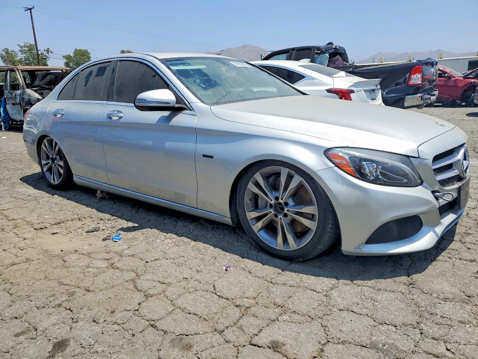 2018 Mercedes-benz C მანქანა იყიდება აუქციონზე, vin: 55SWF4HB6JU259275, აუქციონის ნომერი: 57860846