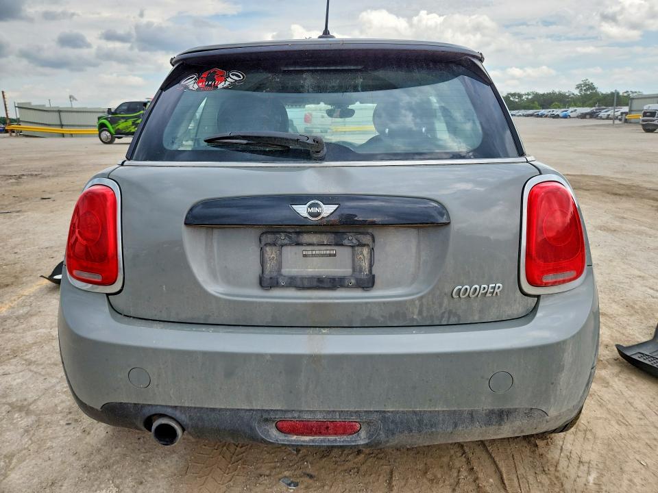 Продажа на аукционе авто 2017 Mini Cooper, vin: WMWXP5C3XH2F61447, номер лота: 56372526