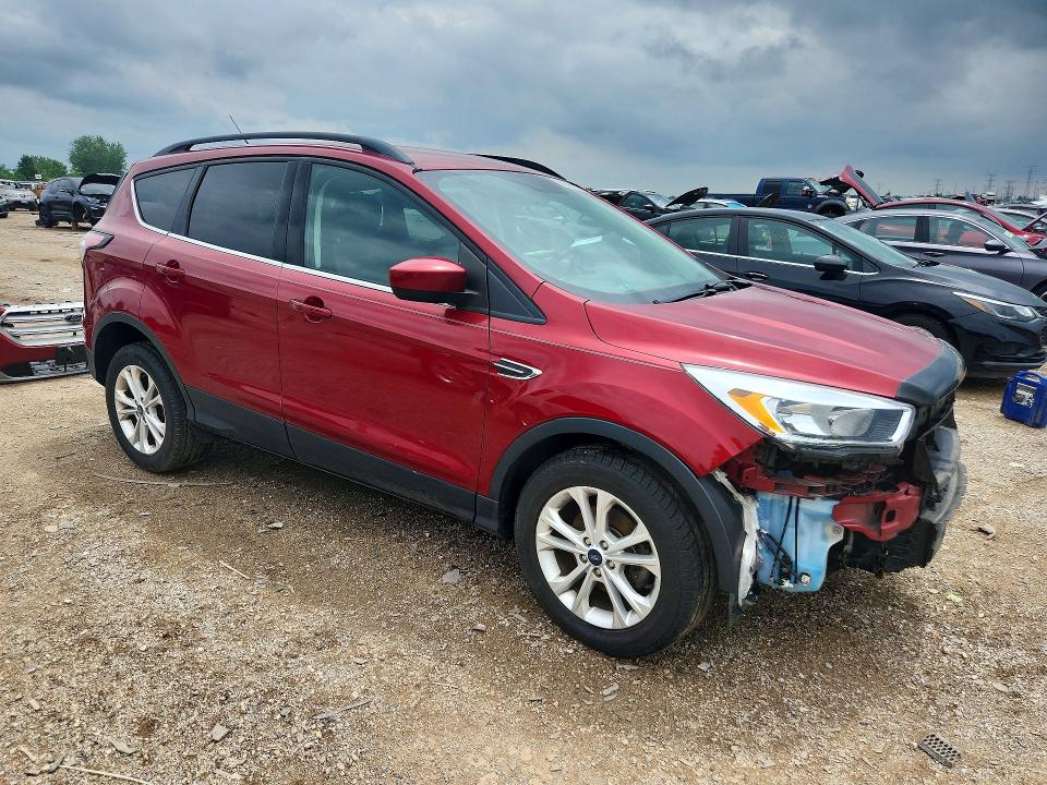 56509126 :رقم المزاد ، 1FMCU0GD7JUC32336 vin ، 2018 Ford Escape مزاد بيع