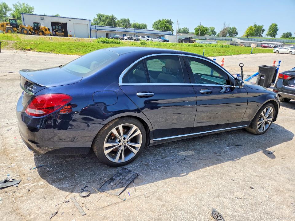 58402206 :رقم المزاد ، 55SWF4KB0HU225478 vin ، 2017 Mercedes-benz C مزاد بيع