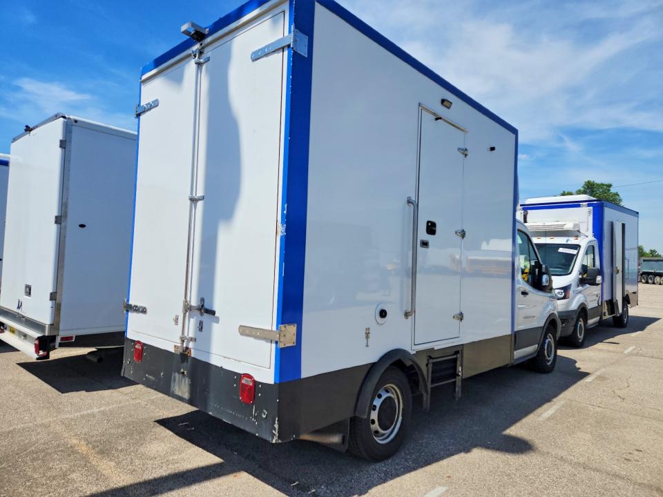 55606276 :رقم المزاد ، 1FDBW5Z88NKA01434 vin ، 2022 Ford Transit مزاد بيع