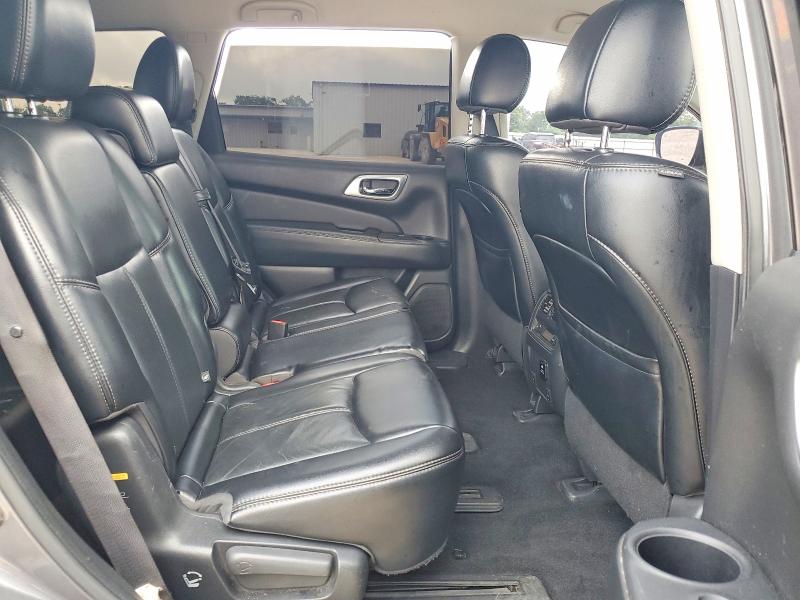 56039966 :رقم المزاد ، 5N1DR2MN9HC685842 vin ، 2017 Nissan Pathfinder مزاد بيع