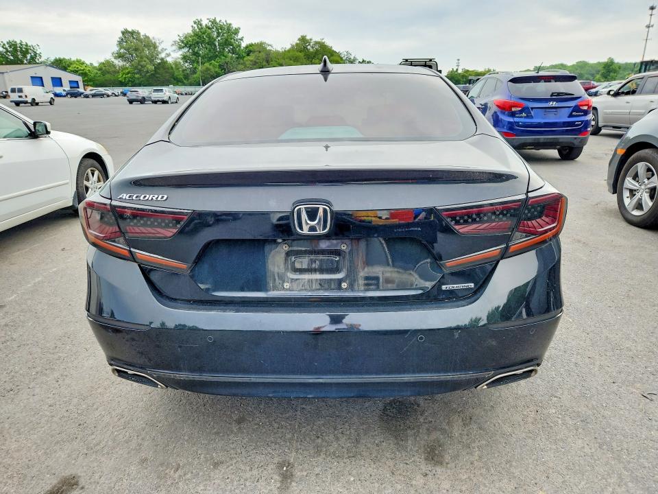 2018 Honda Accord მანქანა იყიდება აუქციონზე, vin: 1HGCV1F96JA026268, აუქციონის ნომერი: 57854946