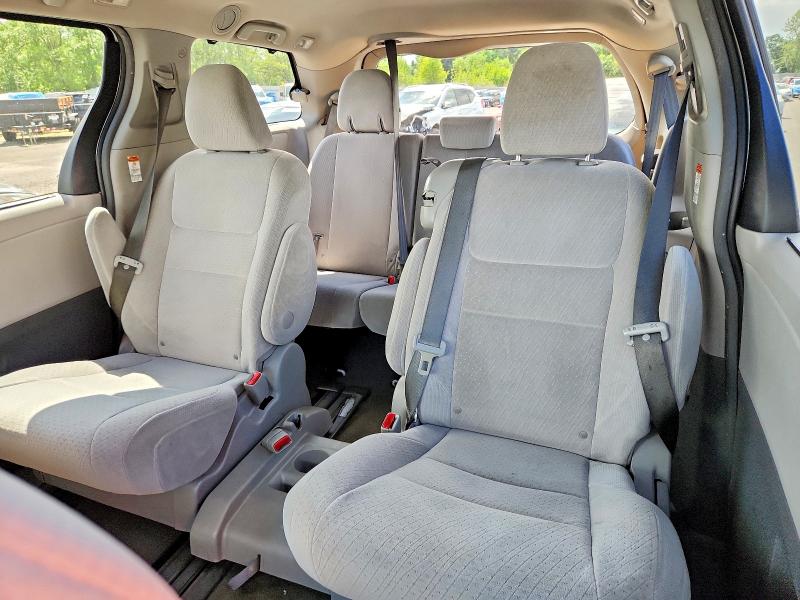 56646686 :رقم المزاد ، 5TDKK3DC3FS619545 vin ، 2015 Toyota Sienna مزاد بيع