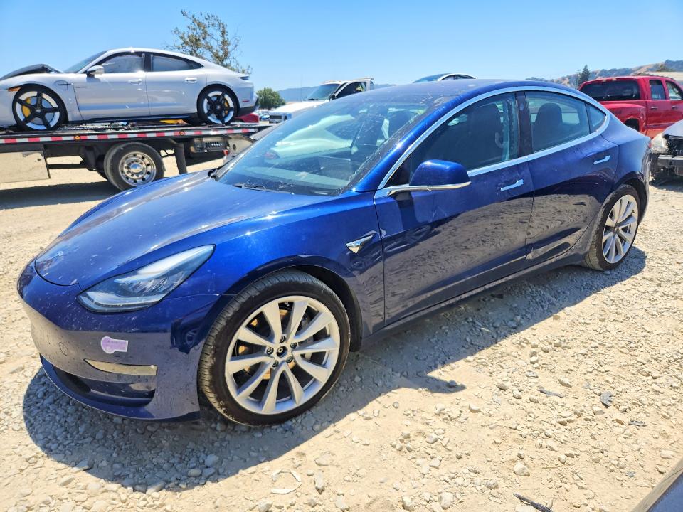 58992586 :رقم المزاد ، 5YJ3E1EB9JF146608 vin ، 2018 Tesla Model 3 مزاد بيع
