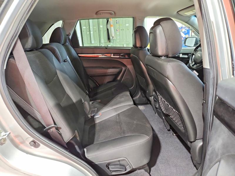 2015 Kia Sorento მანქანა იყიდება აუქციონზე, vin: 5XYKTDA75FG602186, აუქციონის ნომერი: 57616306