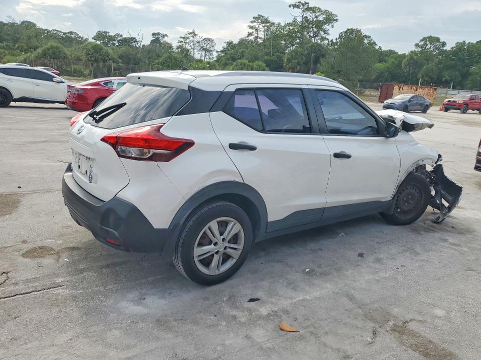 2018 Nissan Kicks მანქანა იყიდება აუქციონზე, vin: 3N1CP5CU3JL512038, აუქციონის ნომერი: 55794366