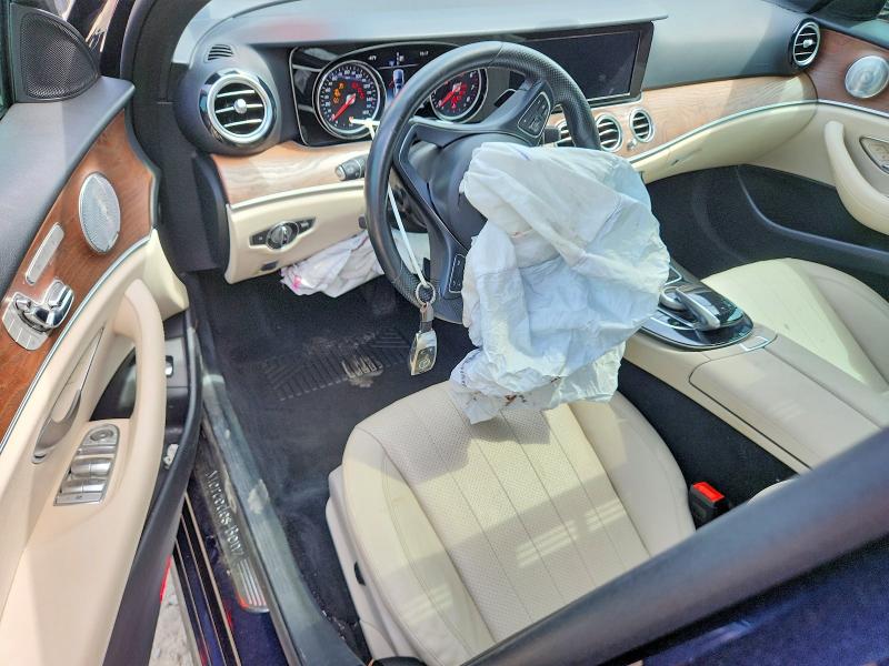 56882276 :رقم المزاد ، WDDZF4KB8HA029091 vin ، 2017 Mercedes-benz E مزاد بيع