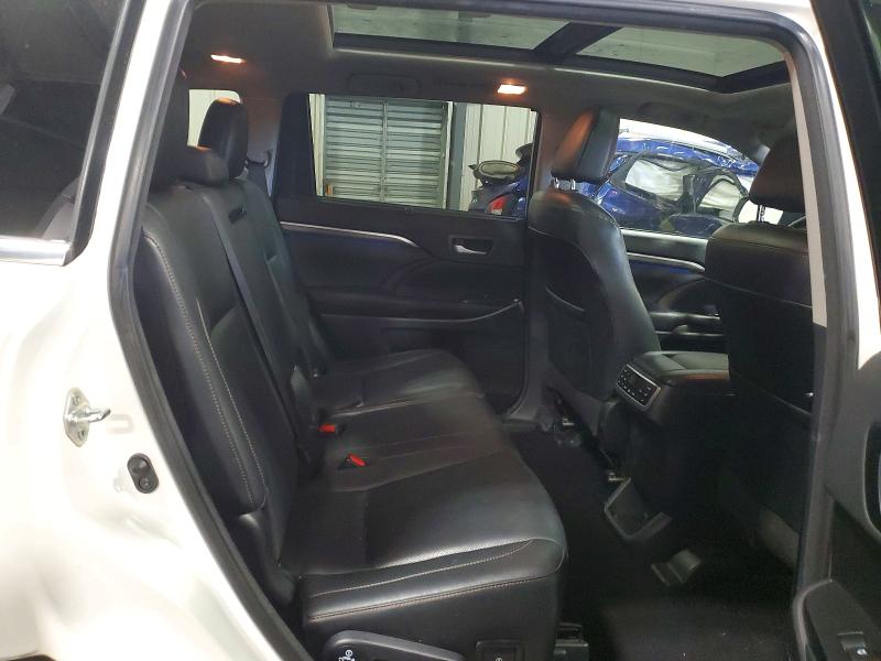 Продаж на аукціоні авто 2018 Toyota Highlander, vin: 5TDDZRFH6JS814080, номер лоту: 58013536