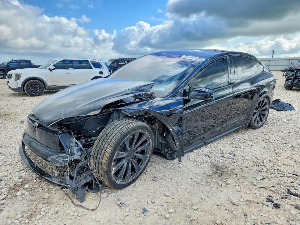 57009976 :رقم المزاد ، 7SAXCBE69NF357039 vin ، 2022 Tesla Model X مزاد بيع