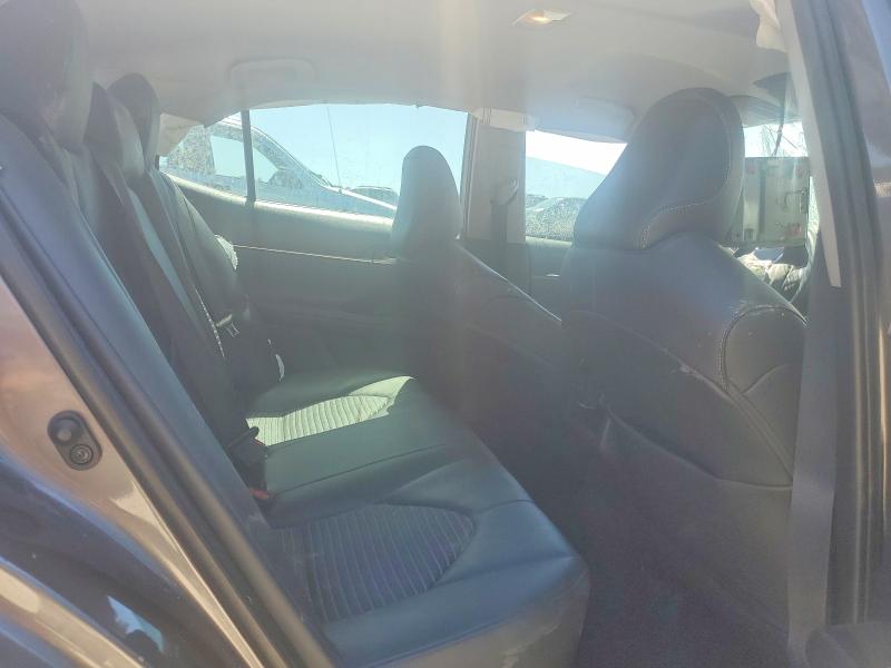 56116166 :رقم المزاد ، 4T1G11AK1MU417221 vin ، 2021 Toyota Camry مزاد بيع