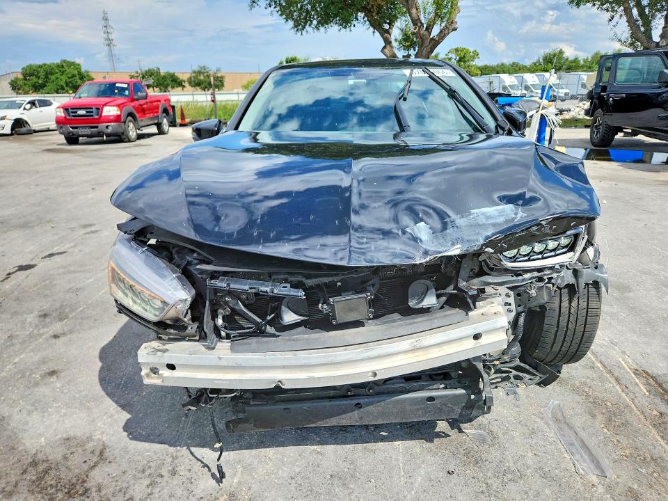 57065066 :رقم المزاد ، 19UUB1F33JA009551 vin ، 2018 Acura Tlx مزاد بيع