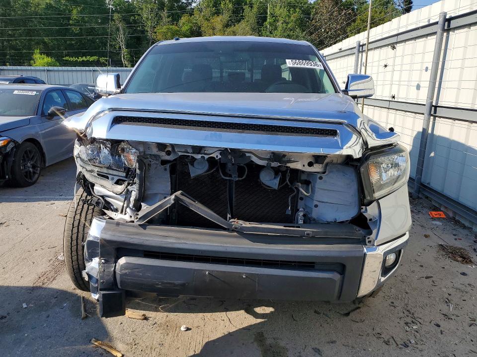 56869936 :رقم المزاد ، 5TFRM5F15JX129773 vin ، 2018 Toyota Tundra مزاد بيع