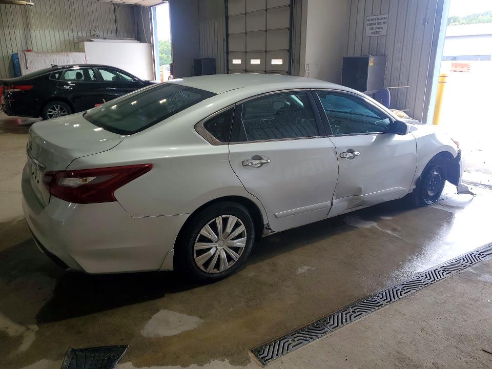 2018 Nissan Altima მანქანა იყიდება აუქციონზე, vin: 1N4AL3AP9JC208795, აუქციონის ნომერი: 57469986