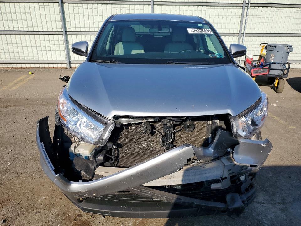2015 Toyota Highlander მანქანა იყიდება აუქციონზე, vin: 5TDBKRFH3FS164983, აუქციონის ნომერი: 59258486