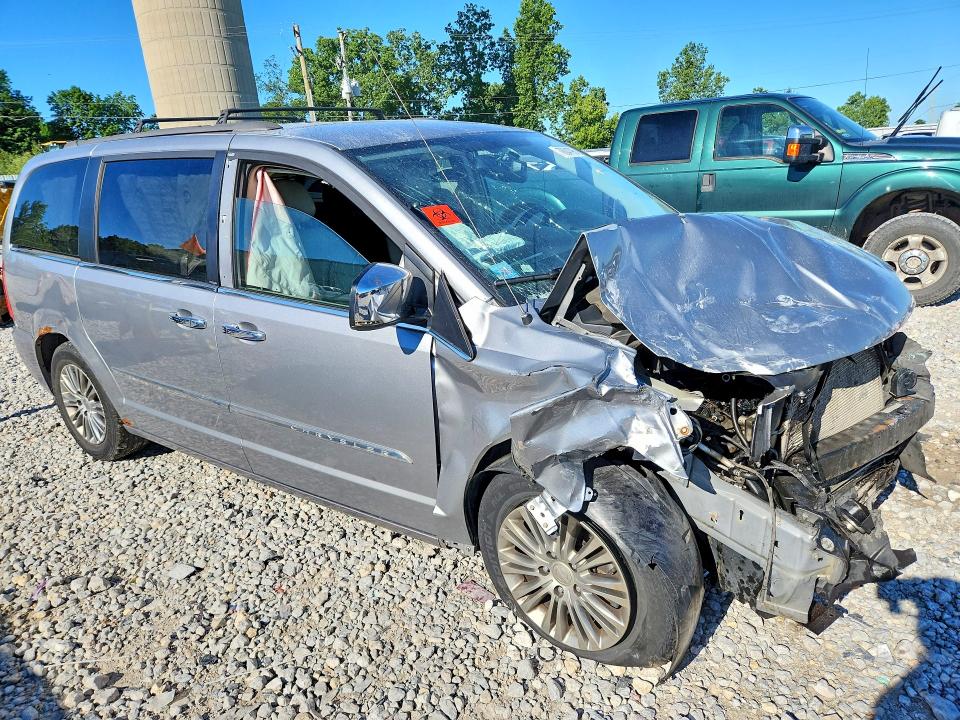 2013 Chrysler Town & Country მანქანა იყიდება აუქციონზე, vin: 2C4RC1CG1DR646463, აუქციონის ნომერი: 57604796