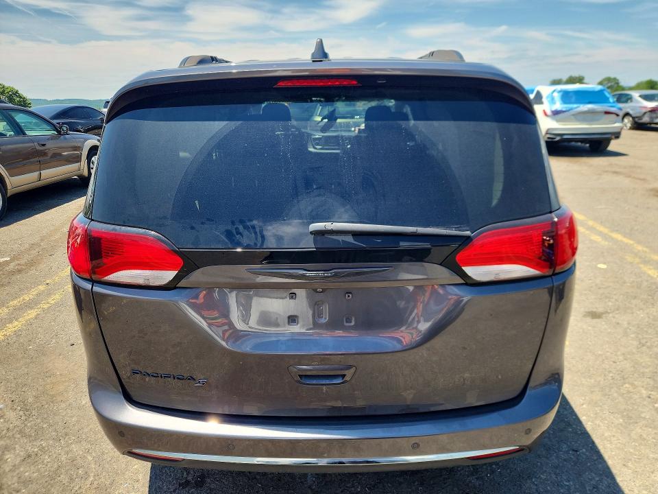 Продажа на аукционе авто 2018 Chrysler Pacifica, vin: 2C4RC1FG9JR157204, номер лота: 55897266