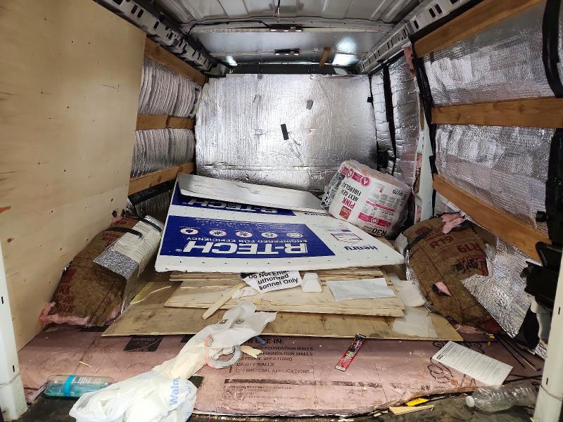 56056926 :رقم المزاد ، 1GTW7AFG9J1334006 vin ، 2018 Gmc Savana مزاد بيع