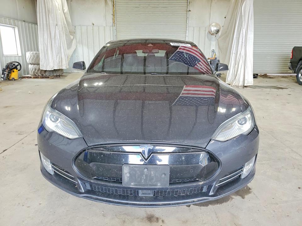 Продажа на аукционе авто 2015 Tesla Model S, vin: 5YJSA1E22FF116896, номер лота: 55307246