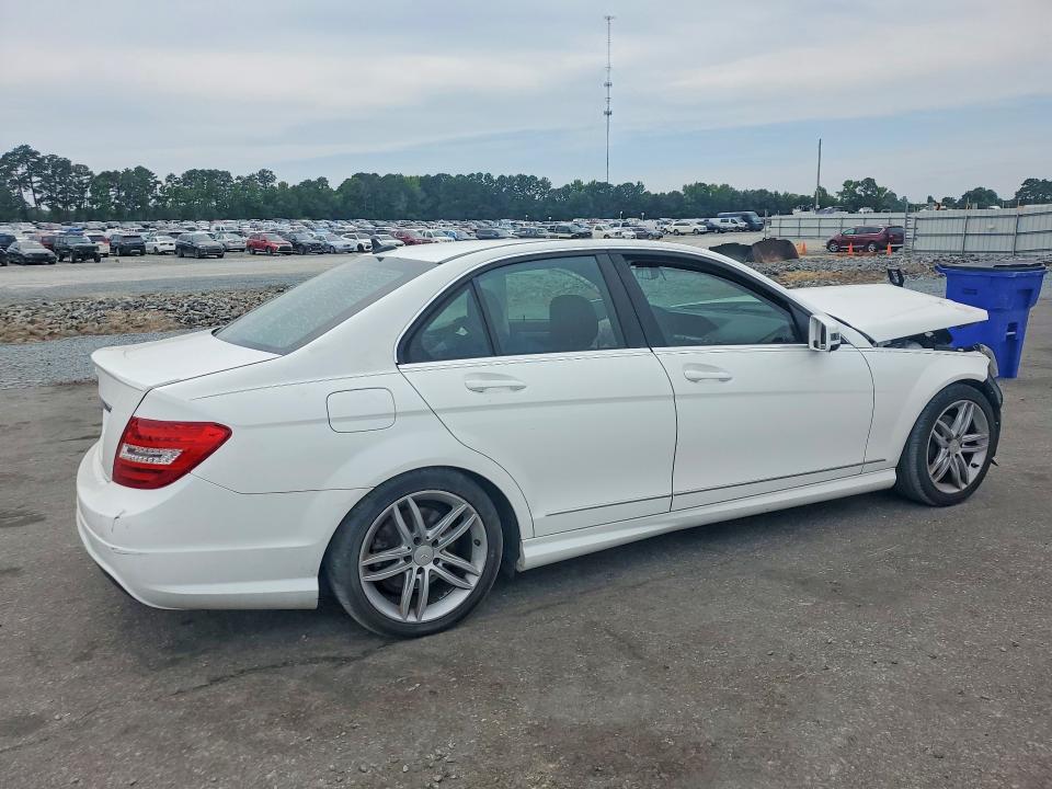 2014 Mercedes-benz C მანქანა იყიდება აუქციონზე, vin: WDDGF4HB3EA940844, აუქციონის ნომერი: 55824436