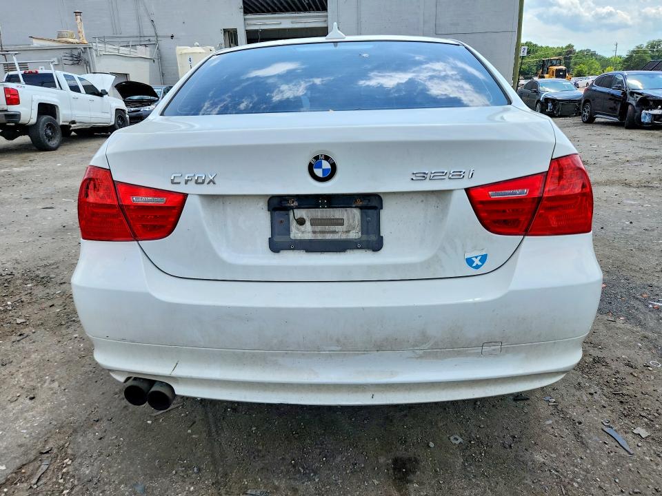2011 Bmw 328 მანქანა იყიდება აუქციონზე, vin: WBAPH5G50BNM78413, აუქციონის ნომერი: 58448166