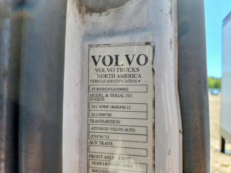 56372856 :رقم المزاد ، 4V4M39DF0GN939002 vin ، 2016 Volvo Vnm مزاد بيع