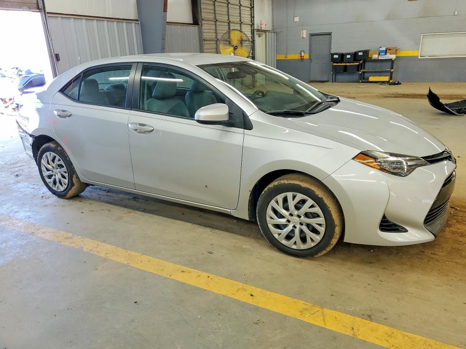Продажа на аукционе авто 2018 Toyota Corolla, vin: 5YFBURHE3JP844185, номер лота: 57847386